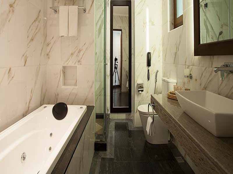 Earls Regency Kandy Bathroom